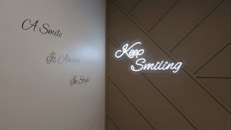 Viva Smile Light Up Sign For Interior Design Front Signs