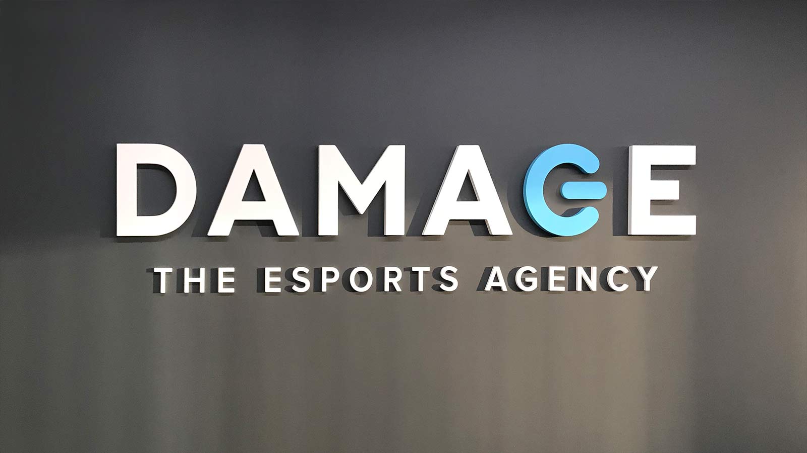 damage esports agency acrylic 3d letters
