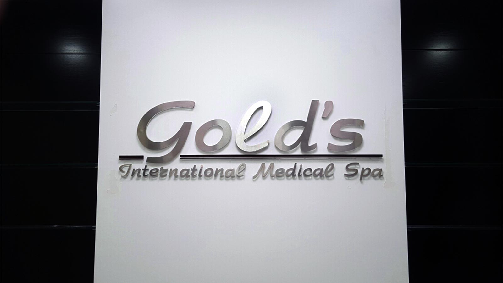 golds international medical spa 3d sign