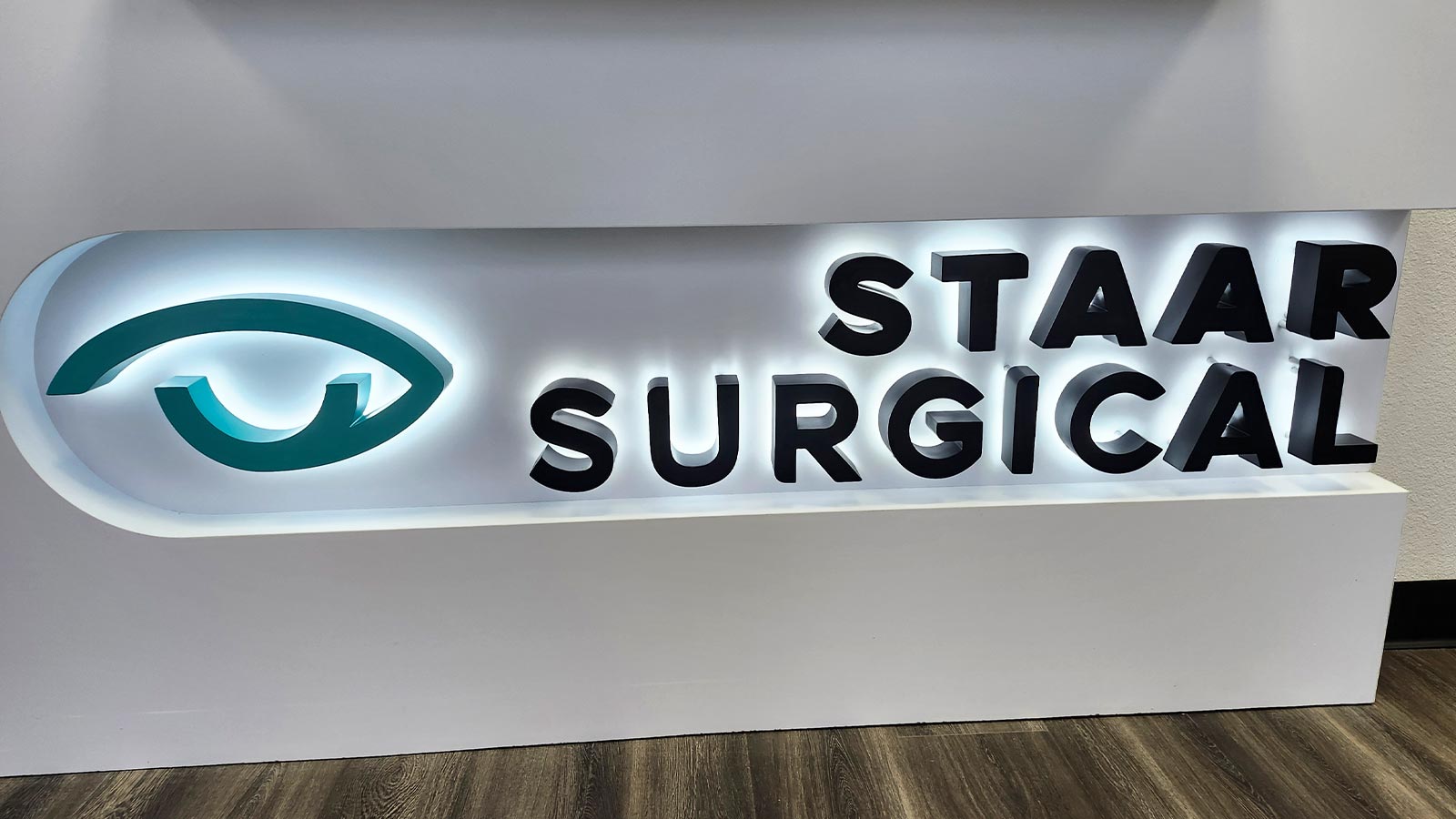 staar surgical 3d signs installed indoors