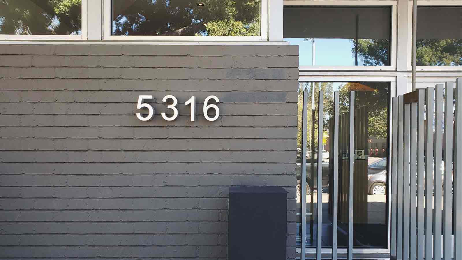 5316 reverse lit address number sign