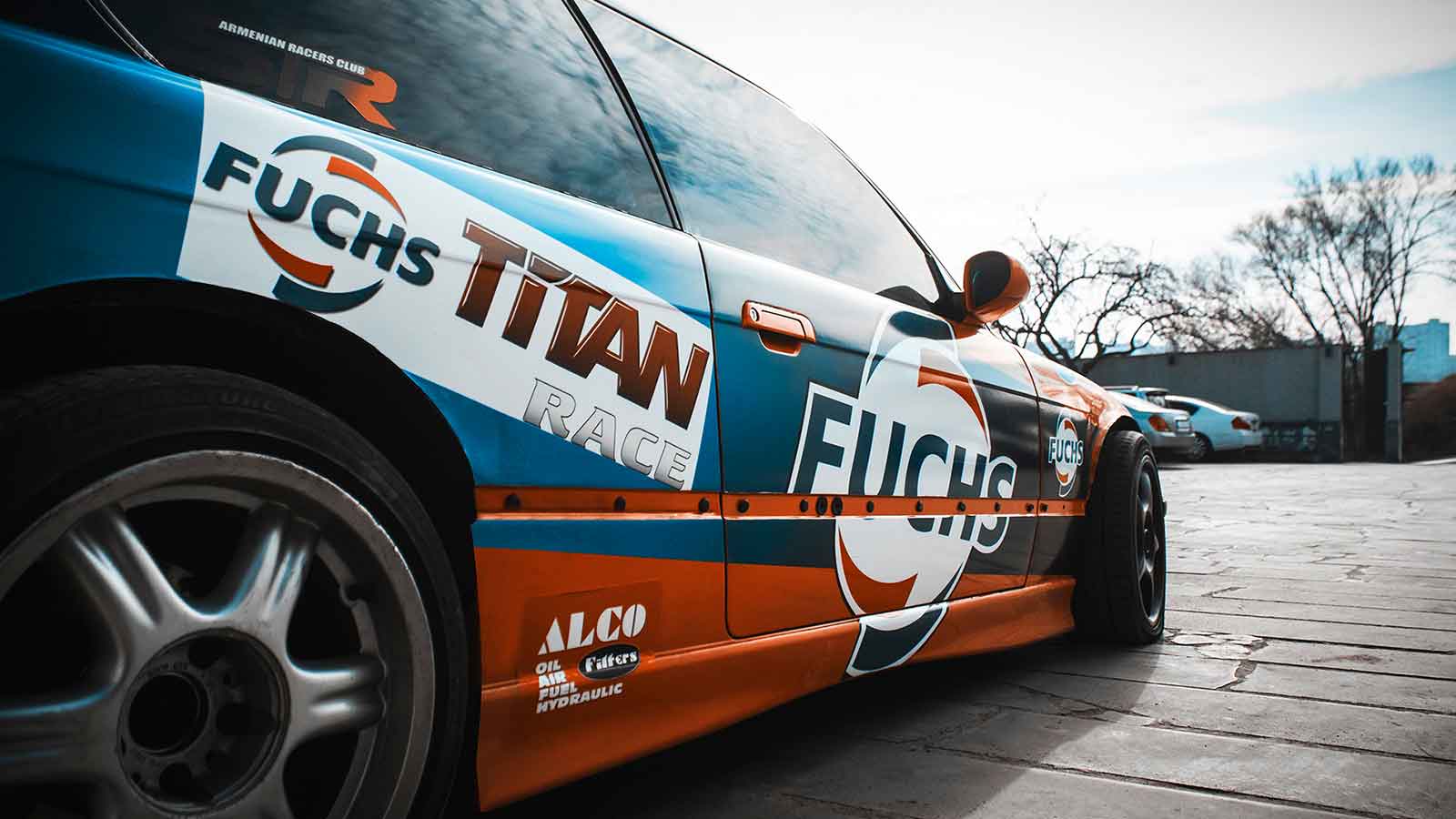 fuchs titan full race car wrap