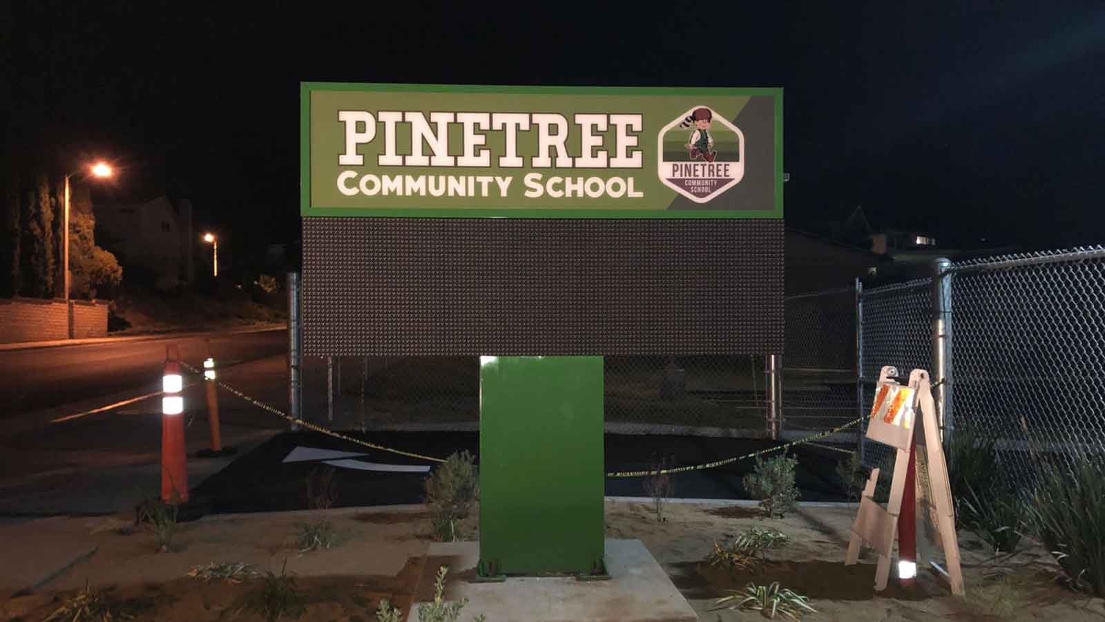 pinetree free standing school sign