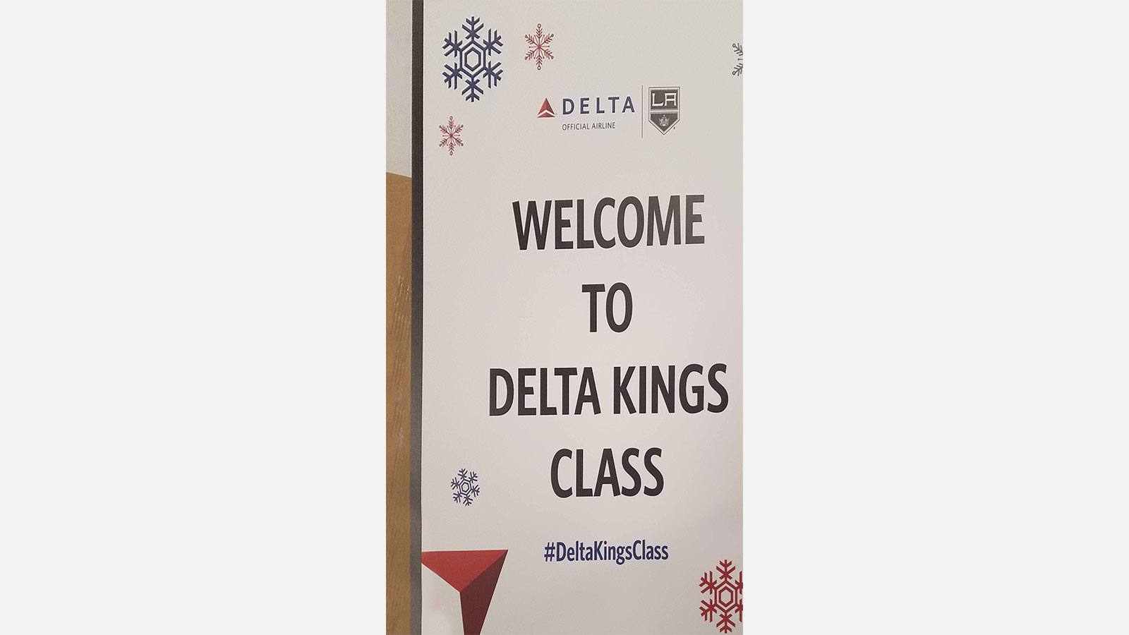 delta airlines welcoming gatorboard sign