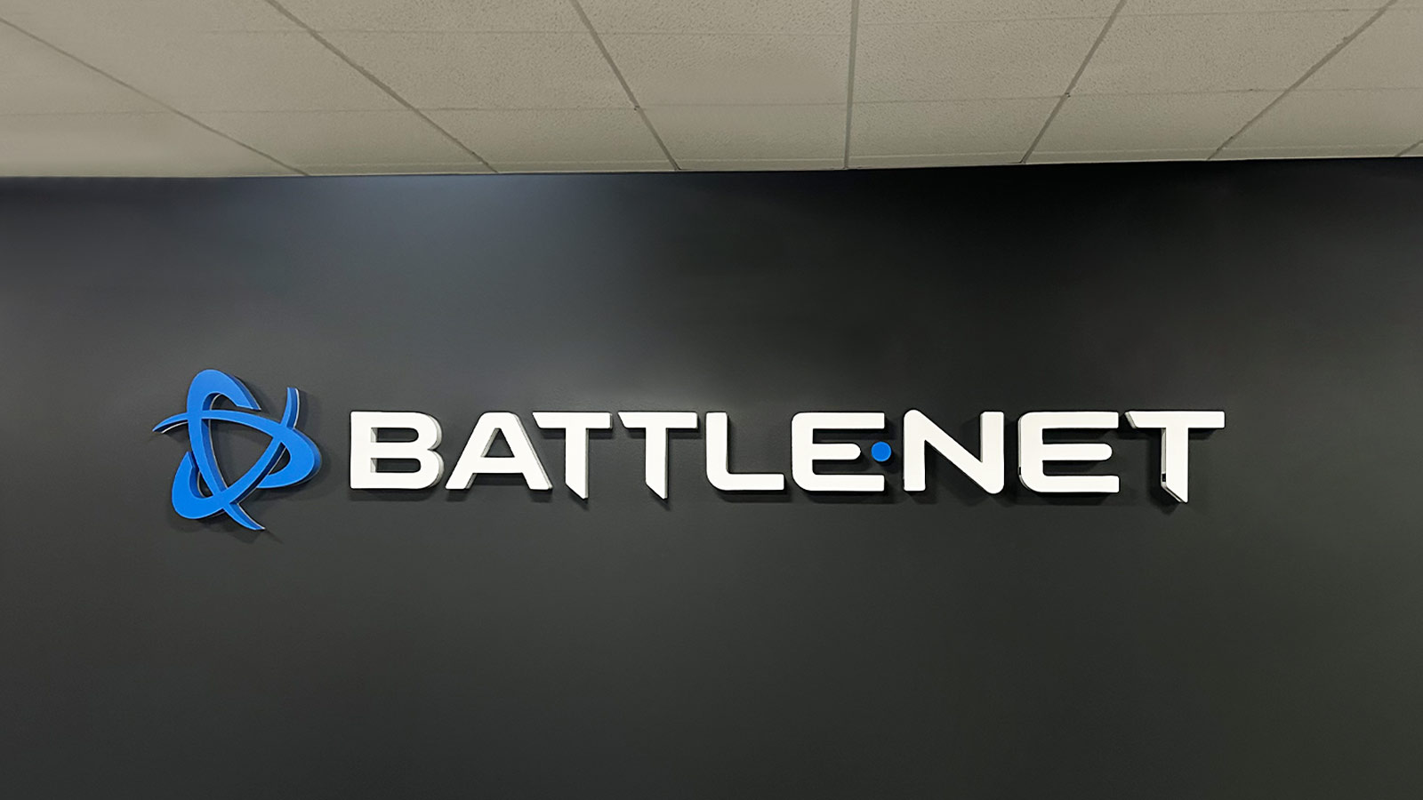 battlenet letter sign with back illumination on a wall